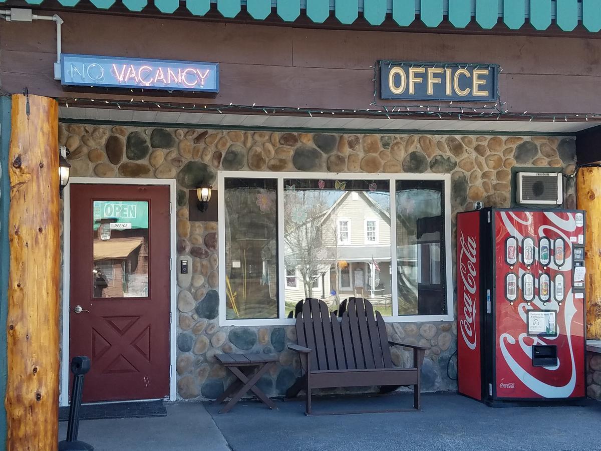 Clark'S Beach Motel Old Forge Dış mekan fotoğraf