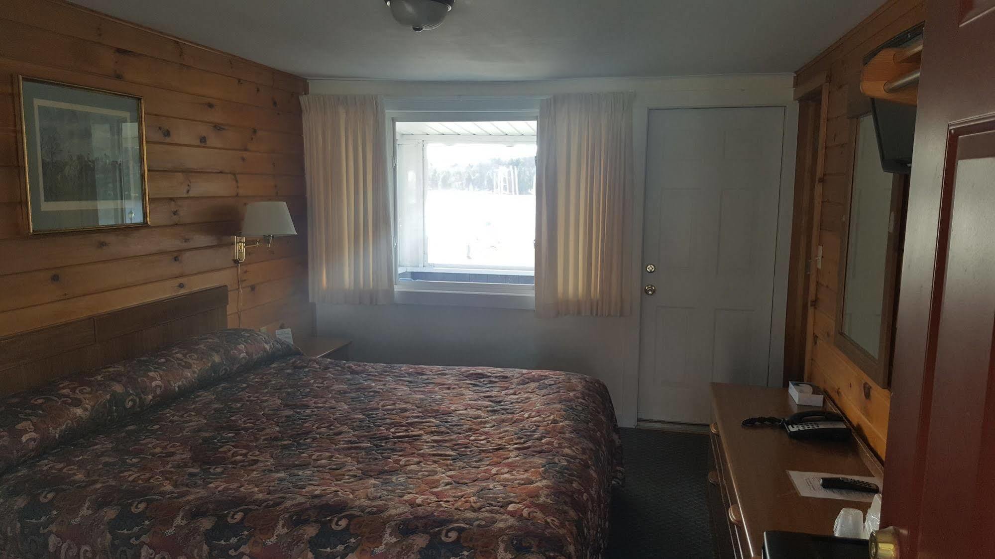 Clark'S Beach Motel Old Forge Dış mekan fotoğraf