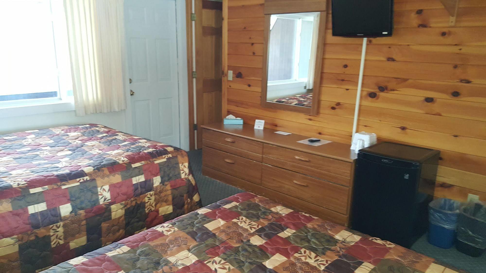 Clark'S Beach Motel Old Forge Dış mekan fotoğraf