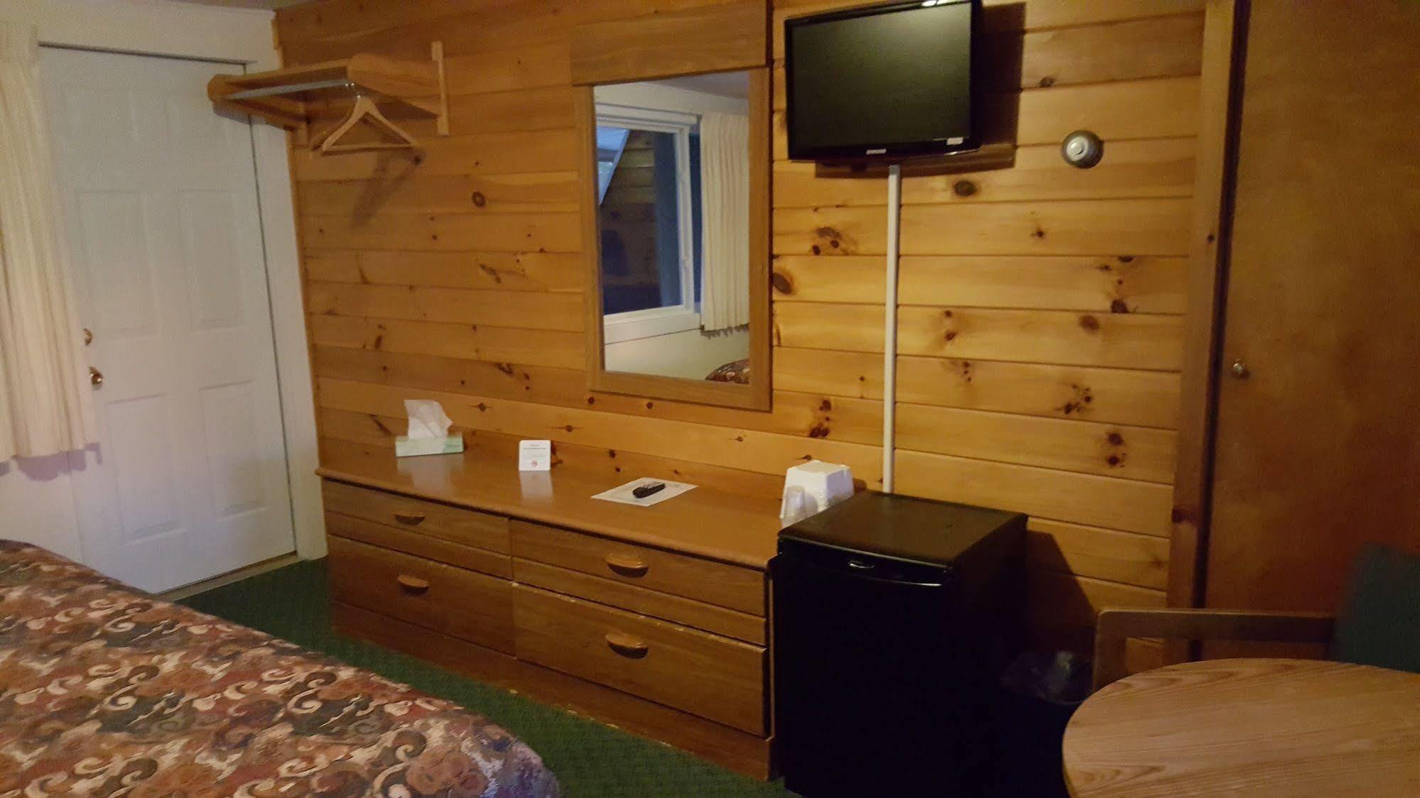 Clark'S Beach Motel Old Forge Dış mekan fotoğraf